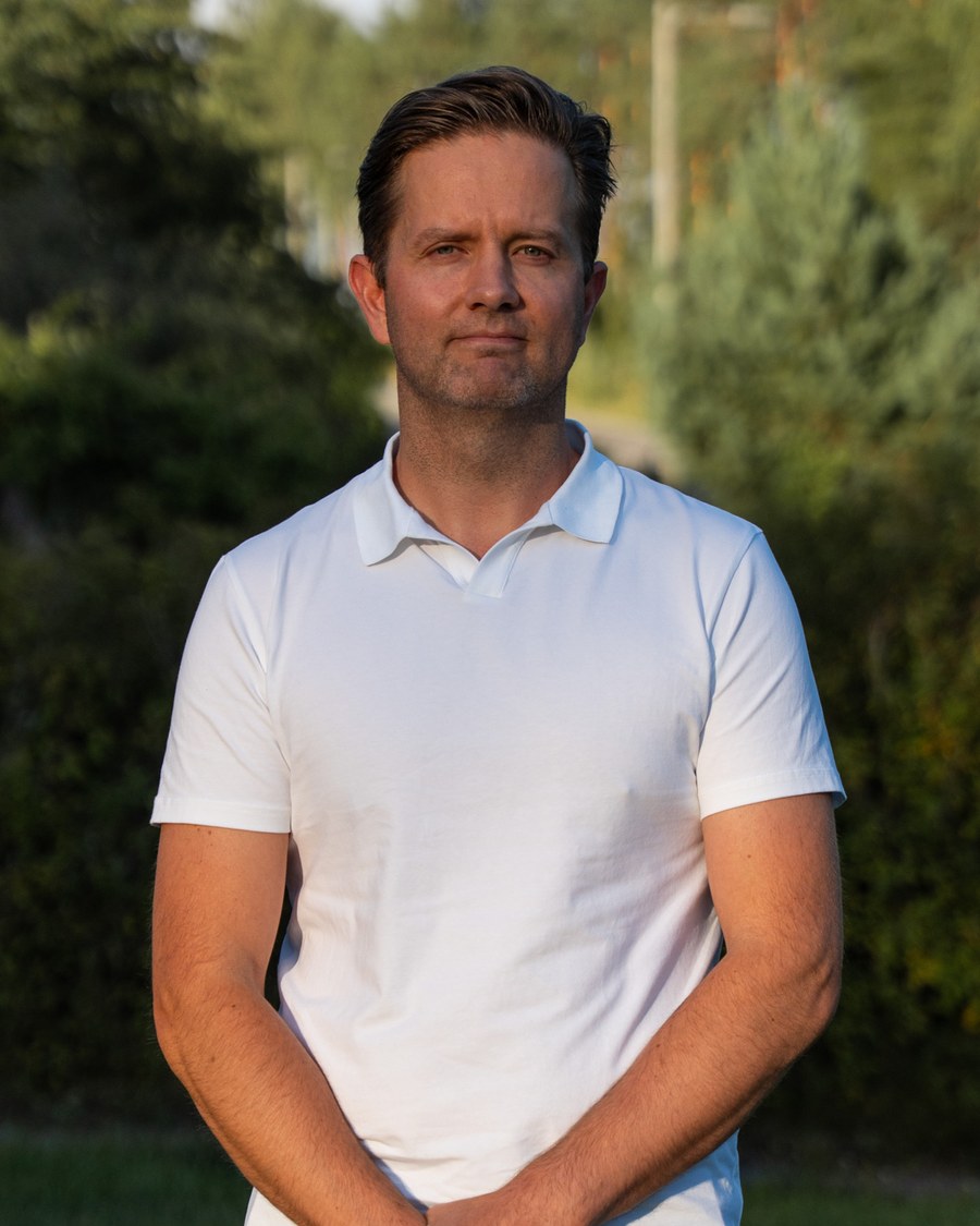 Jonny Forsman, hypnosterapeut i Karis